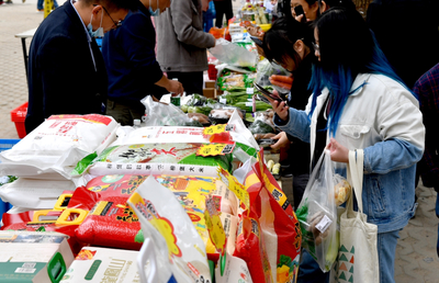 南工大食堂開設‘消費扶貧’窗口，酒業助力脫貧攻堅